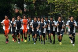 Sikapi Mundurnya Jadwal