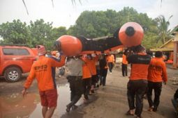 Pencarian Korban Kapal Tenggelam