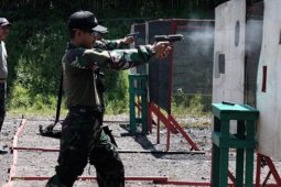 Latihan Menembak Reaksi