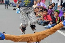 Bermain Sepatu Roda