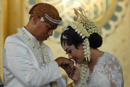 Pernikahan Uut Permatasari