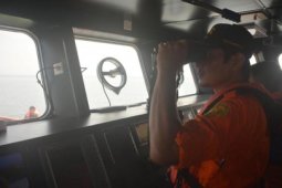 Basarnas Trenggalek Cari Wisatawan Hilang Terseret Ombak