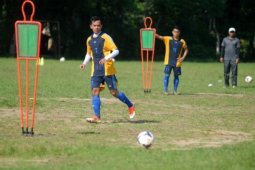 Benahi Lini Tengah dan Depan