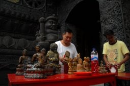 Mandikan Patung Dewa