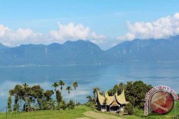 Warga temukan batu akik bermotif Danau Maninjau