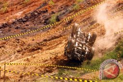 Offroader Sakera Terguling