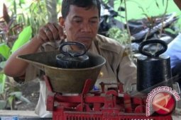 Satpol PP Babel Tertibkan Timbangan Ilegal Pedagang