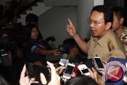 Warga Demonstrasi di Rumah Ahok Sampai Dini Hari