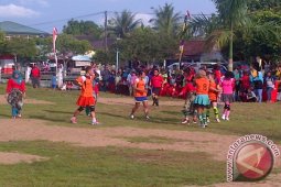 Riniwati Resmi Buka Pertandingan Bola Dangdut Wanita