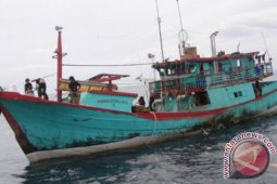 Puluhan Nelayan Penagan Datangi Polda Adukan Trawl