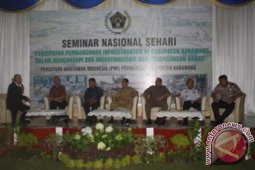 PWI Karawang Gelar Seminar Infrastruktur Jalan