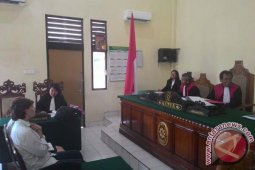 Wanita Cantik Rusia Dituntut Tiga Bulan Penjara