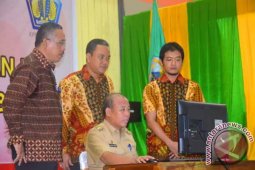 Bupati Sintang Taat Bayar Pajak Pribadi