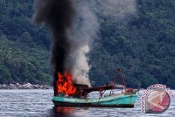 TNI AL Ledakan Tiga Kapal Milik Filipina
