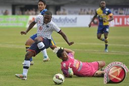 Arema Cronus Tundukkan Pelita Bandung Raya 2-0