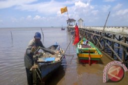 Nelayan Ketapang Keluhkan Harga BBM Solar