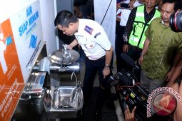 NIKMATI AIR MINUM