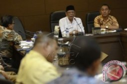 Muzadi: Jangan Benturkan Agama Dengan Negara