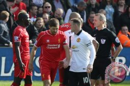 Gerrard Kartu Merah, MU Kalahkan Liverpool