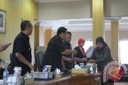 PEMANDANGAN UMUM FRAKSI TERHADAP RAPERDA