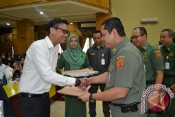 Penyerahan SK CPNS Pelamar Umum Formasi 2014