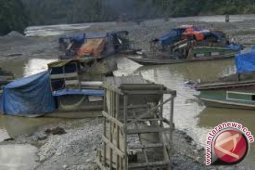 Alat PETI di kawasan Geopark Merangin dibakar