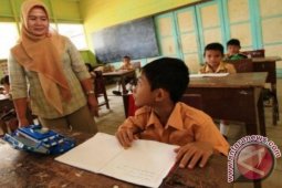 Meningkatkan kesejahteraan Tenaga Pengajar