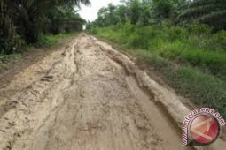 Warga perbatasan minta Gubernur Jambi perbaiki jalan