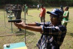 Wartawan Latihan Menembak