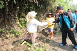 Bupati Simalungun Kunjungi Desa Terpencil