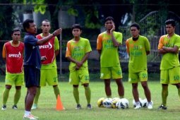 Tunda Penentuan Pemain Asing