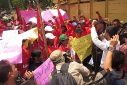 Unjuk Rasa Tuntut Penyelesaian Konflik Tanah