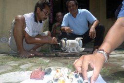 Disperindag Jember Bantu Perajin Batu Akik