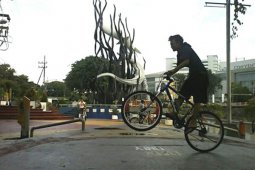 "Freestyle"  dengan Sepeda