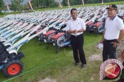 Mentan jelaskan masalah penarikan traktor pada DPR