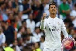 Ronaldo cetak lima gol saat real hancurkan Granada
