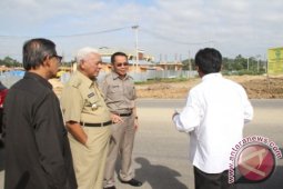 Pembangunan Jalan Trans Kalimantan Harus Kelas Satu