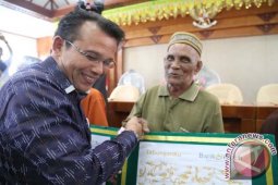 1.800 Lansia Lhokseumawe Terima Bantuan Jadup