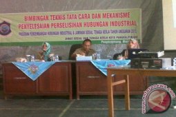 Dinsosnaker Gelar Bimtek Penyelesaian Perselisihan Hubungan Industrial