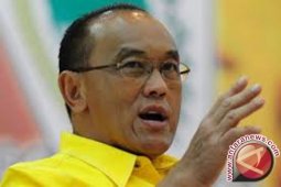Aburizal anggap Rapimnas Agung Laksono lelucon
