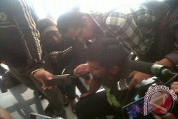 Polisi Bekuk Petugas Bagasi Curi Telepon Genggam