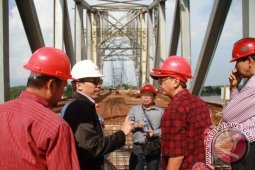 Tim Teknis Inspeksi Pembangunan Jembatan Kartanegara