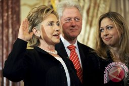 Jadi Capres, Hillary Mundur Dari Yayasan Clinton