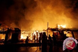 Korban kebakaran Kerinci menangis di depan gubernur