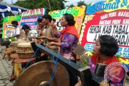 MUSIK TRADISIONAL