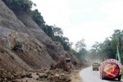 Pelebaran jalan Kerinci Jambi mulai dikerjakan