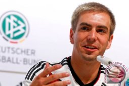 Kapten Bayern Lahm Akan Pensiun Akhir Musim Ini