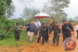 Temui orang rimba PM Norwegia berkubang lumpur