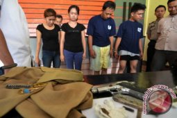 Oknum PNS ditangkap miliki narkoba dan senpi