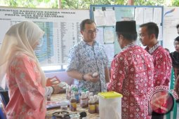 Pemkab Bantu Warga Kembangkan Usaha Rusip